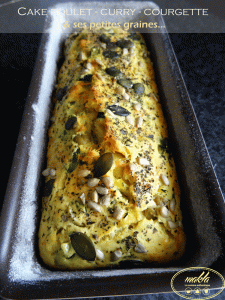 Lire la suite à propos de l’article Cake salé | Poulet curry – Courgettes – Olives