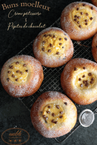Lire la suite à propos de l’article Buns moelleux à la crème pâtissière et aux pépites de chocolat