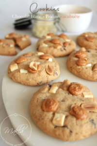 Lire la suite à propos de l’article Cookies chocolat blanc – Praliné cacahuète