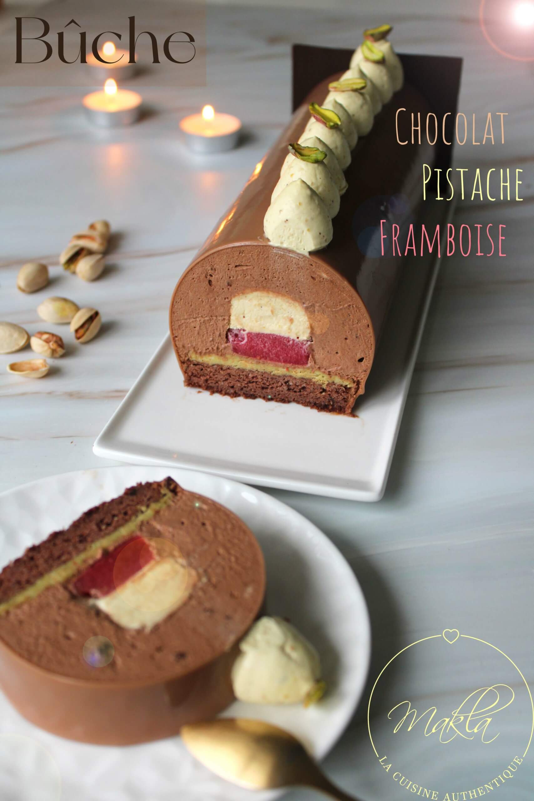 Lire la suite à propos de l’article Bûche mousse au chocolat noir, crémeux pistache et confit de framboise