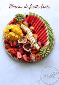 Lire la suite à propos de l’article Plateau de fruits frais | Idée dessert frais et coloré